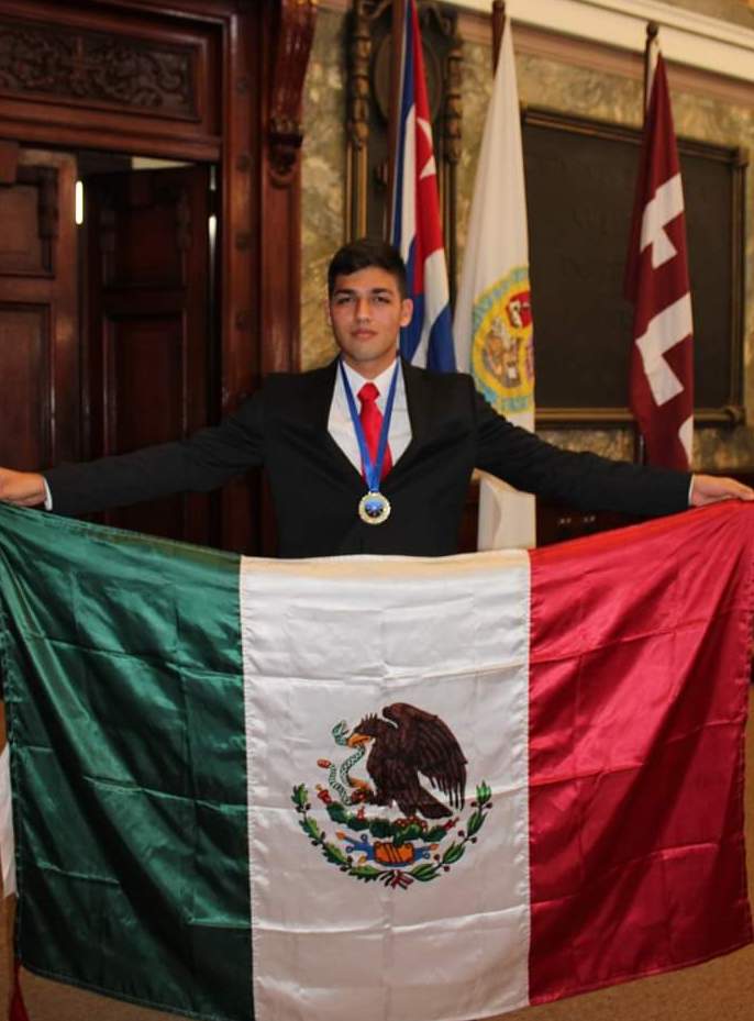 Logra Cobach medalla de plata en Olimpiada de Física en la Habana Logra Cobach medalla de plata en Olimpiada de Física en la Habana