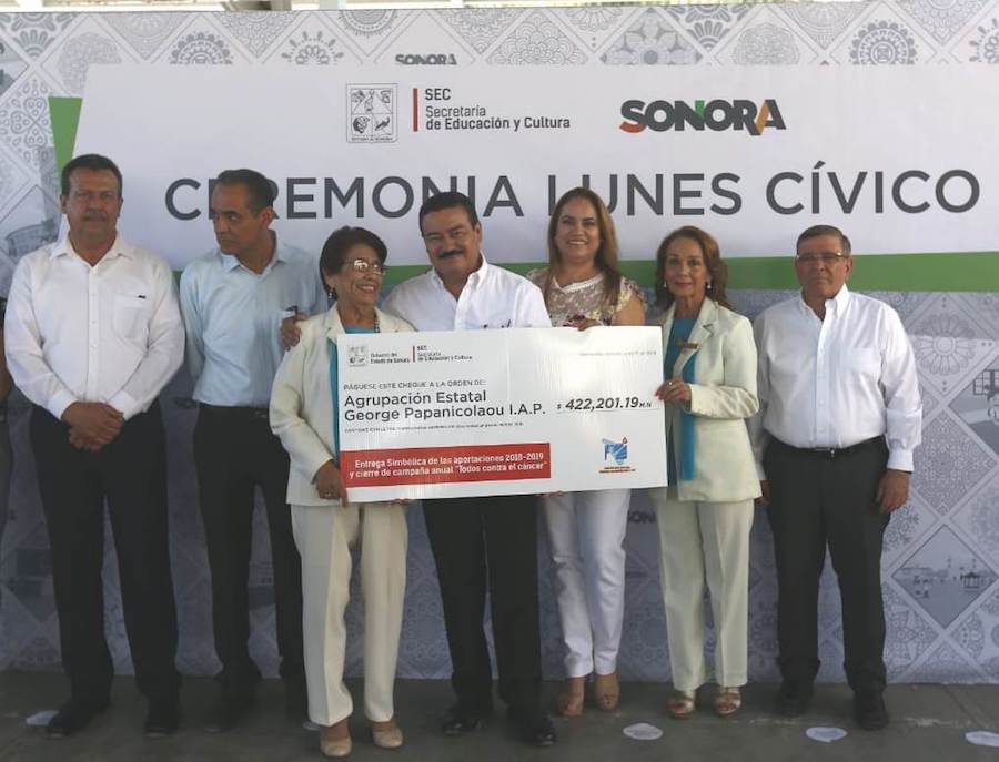 Entrega SEC donativo para la lucha contra el cáncer