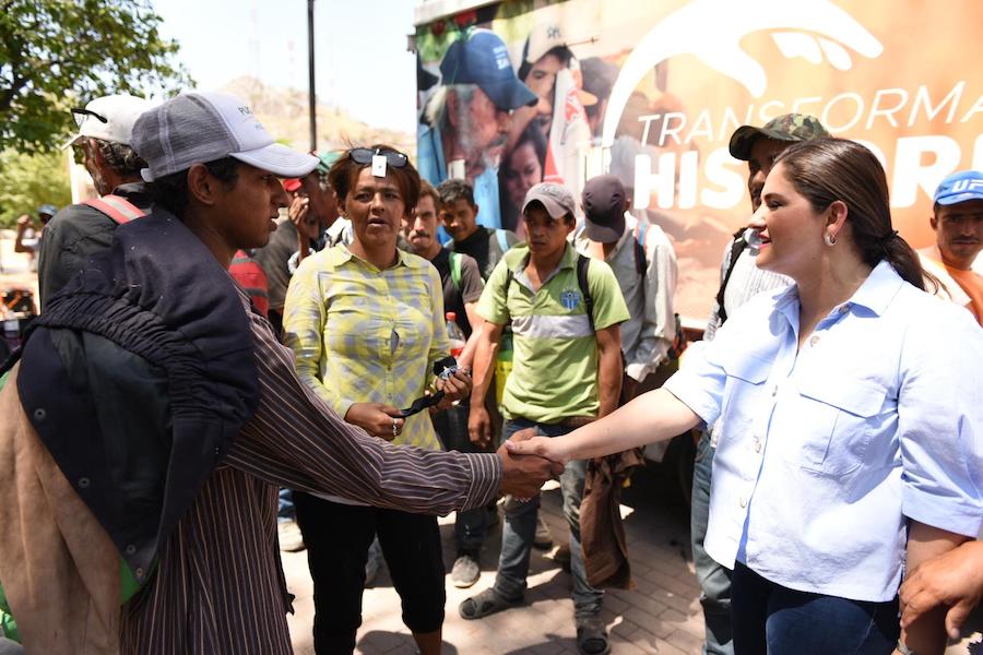Convive alcaldesa CLC con beneficiarios del programa “Transformando Historias”