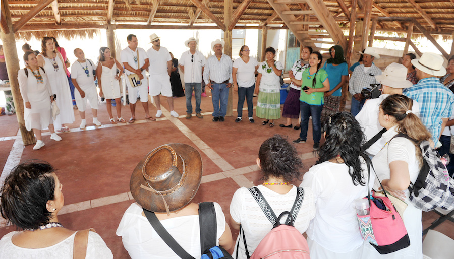 Promueve Cedis tradiciones de las etnias Seri y Yaqui