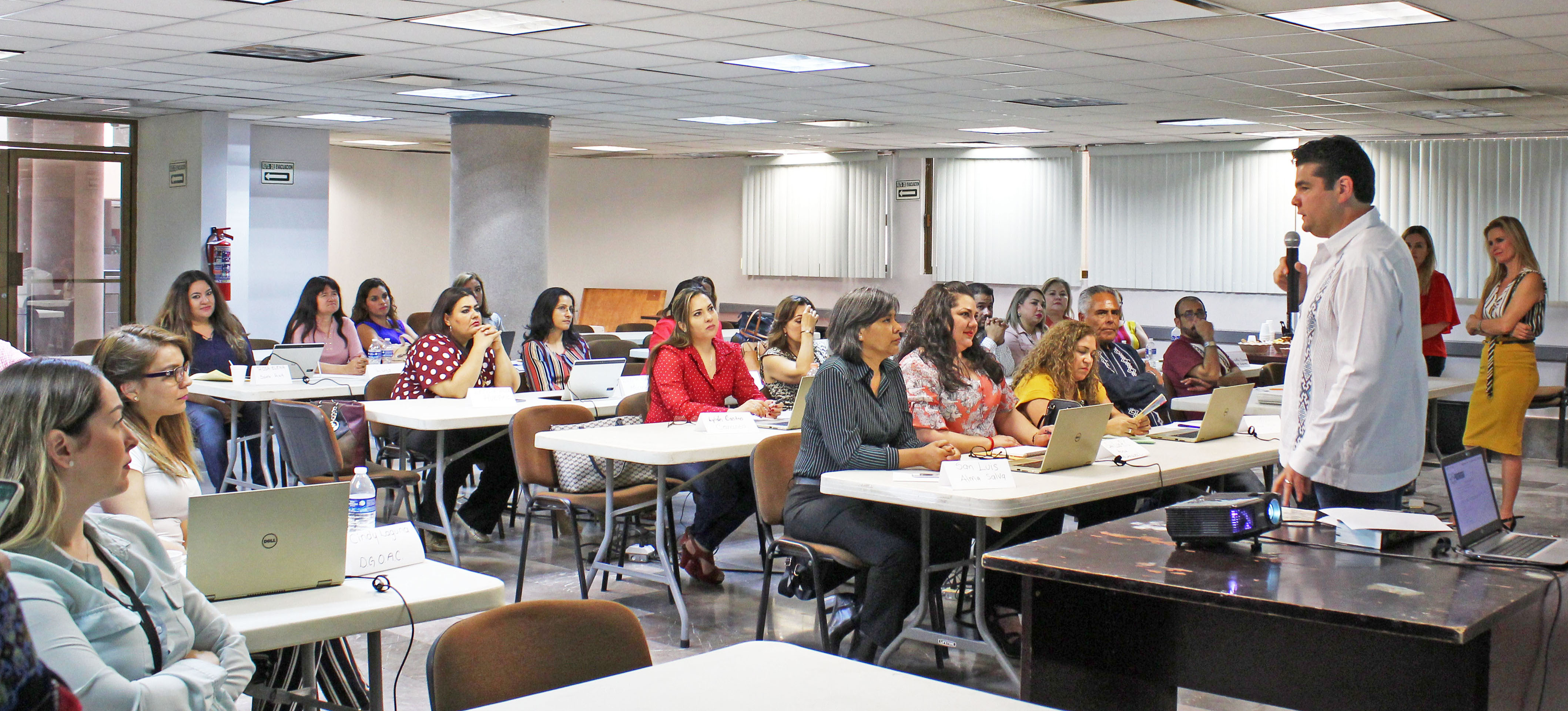 Capacitan a personal de Agencias Fiscales sobre Régimen de Incorporación Fiscal Capacitan a personal de Agencias Fiscales sobre Régimen de Incorporación Fiscal