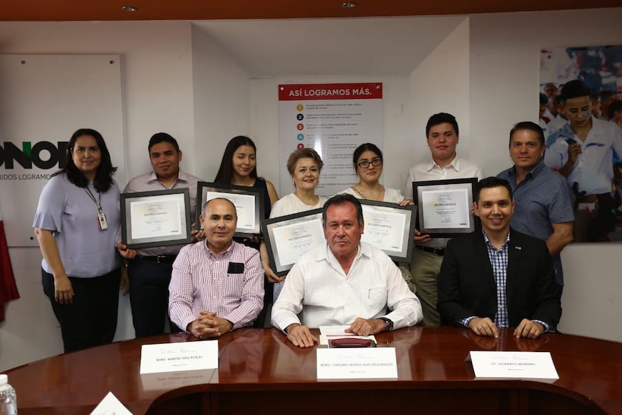 Premia SEC a ganadores del programa Jóvenes en Acción
