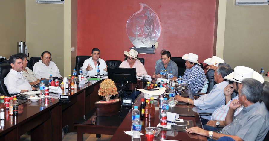 Se privilegian las obras de distribución de agua para los sonorenses: Miguel Pompa Se privilegian las obras de distribución de agua para los sonorenses: Miguel Pompa