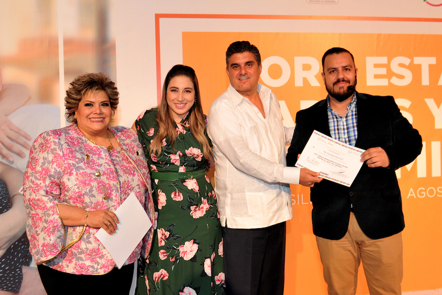Encabeza Secretario de Gobierno Foro Estatal con Padres y Madres de Familia Encabeza Secretario de Gobierno Foro Estatal con Padres y Madres de Familia