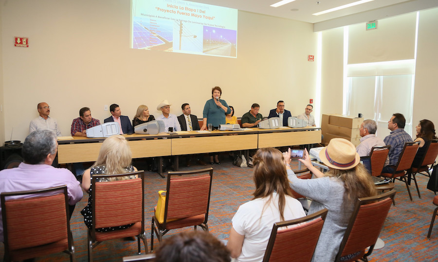 Atestigua dip. Gricelda Soto firma de convenio de donación de luminarias para municipios del sur Atestigua dip. Gricelda Soto firma de convenio de donación de luminarias para municipios del sur