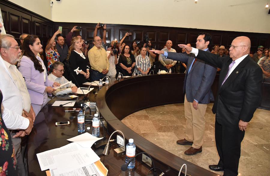 Rinden protesta nuevo Secretario y Tesorero del Ayuntamiento
