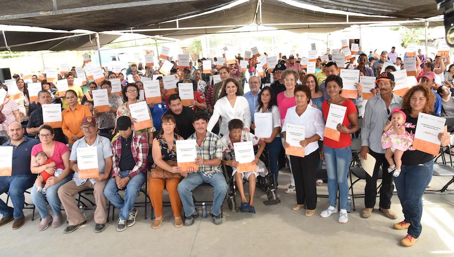 Entrega alcaldesa Celida López 292 títulos de propiedad de lotes habitacionales
