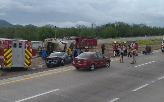 Accidente carretero deja 6 muertos y 42 personas lesionadas Accidente carretero deja 6 muertos y 42 personas lesionadas