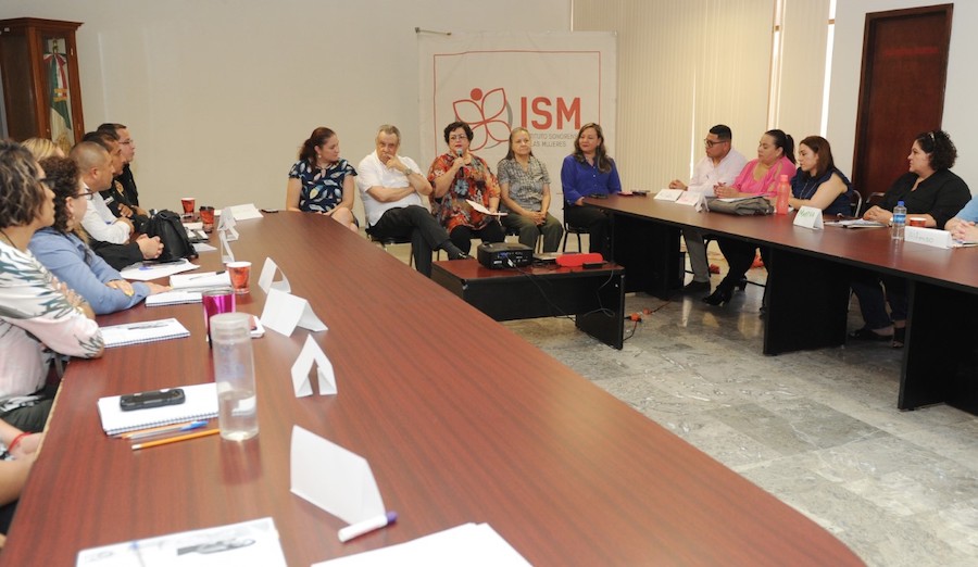 Capacita ISM en atención digna de mujeres