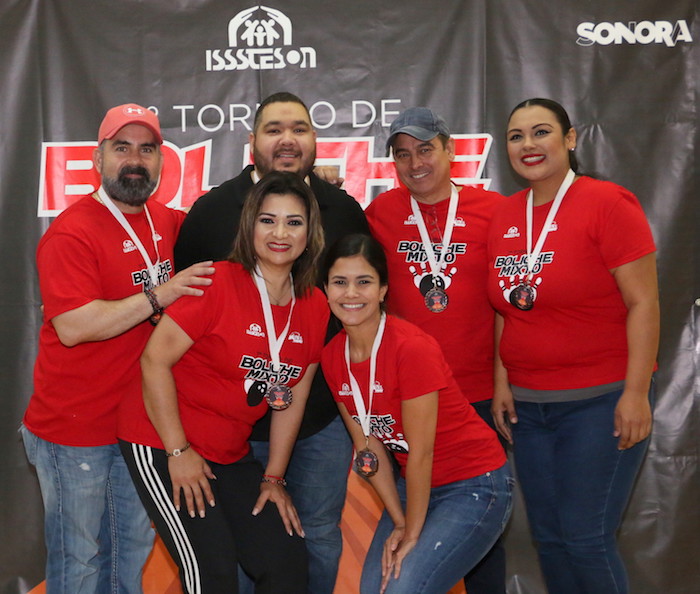 Realiza Isssteson 7mo. Torneo de Boliche Mixto