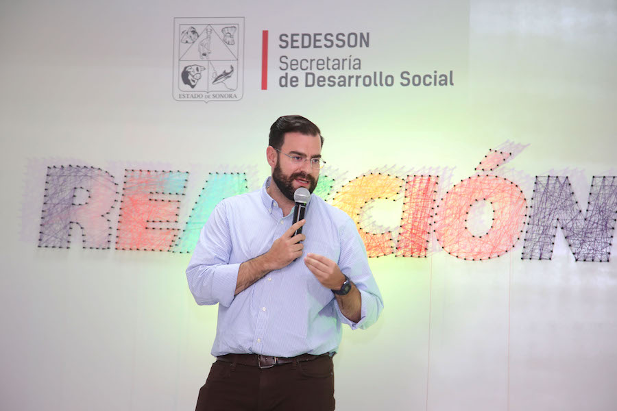 No sean indiferentes, hagan la diferencia, invita Manuel Puebla a universitarios