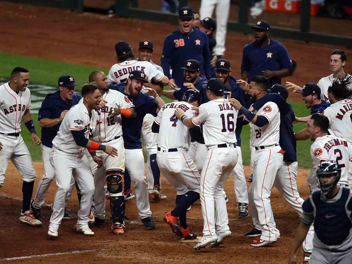 Astros dinamitan a Yanquis y van a la Serie Mundial