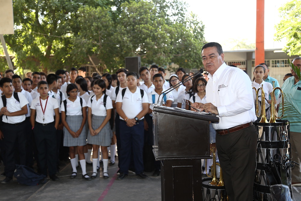 Avanza educación en administración de la Gobernadora Pavlovich: Víctor Guerrero