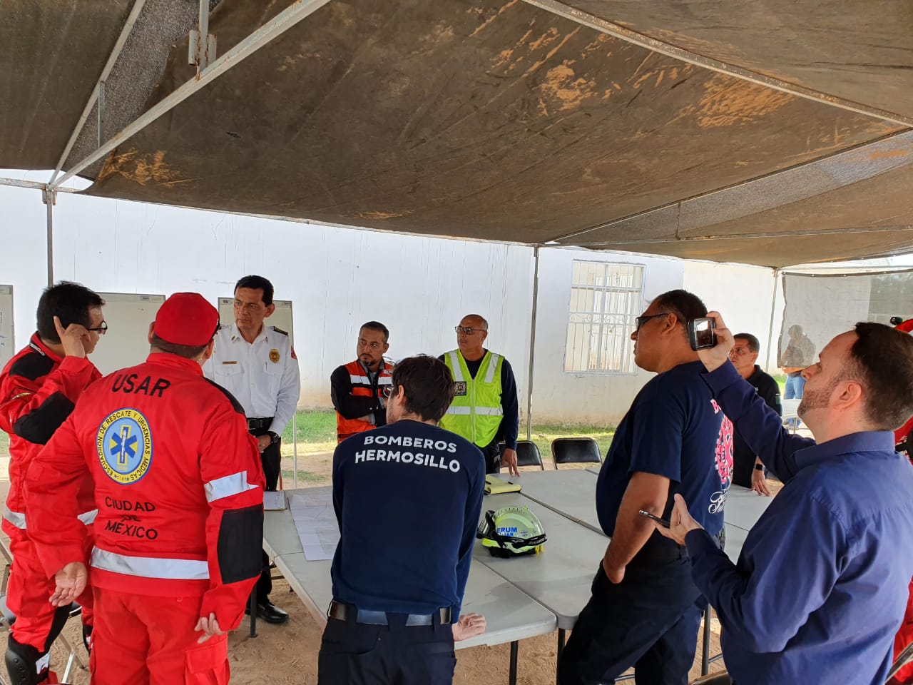 Llegan Bomberos de la Ciudad de México y Arizona a ayudar en búsqueda de cuerpo Llegan Bomberos de la Ciudad de México y Arizona a ayudar en búsqueda de cuerpo