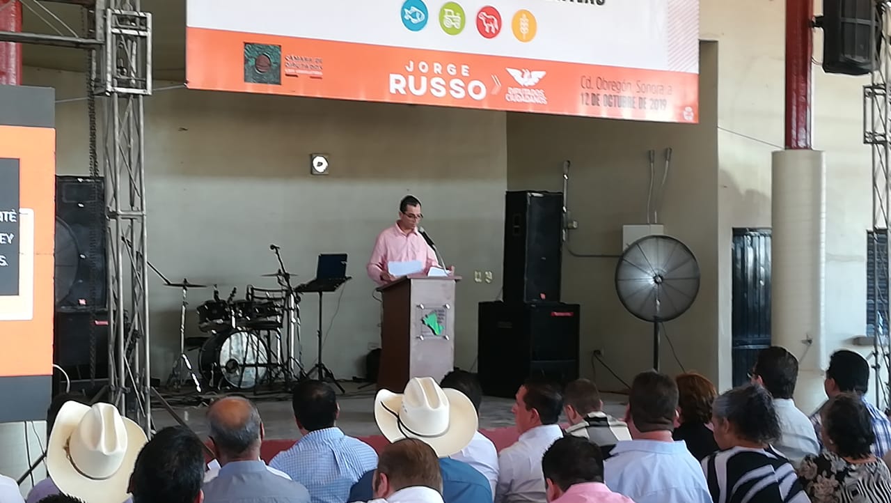 Defensa del campo y el agua, ejes del primer informe de Jorge Russo