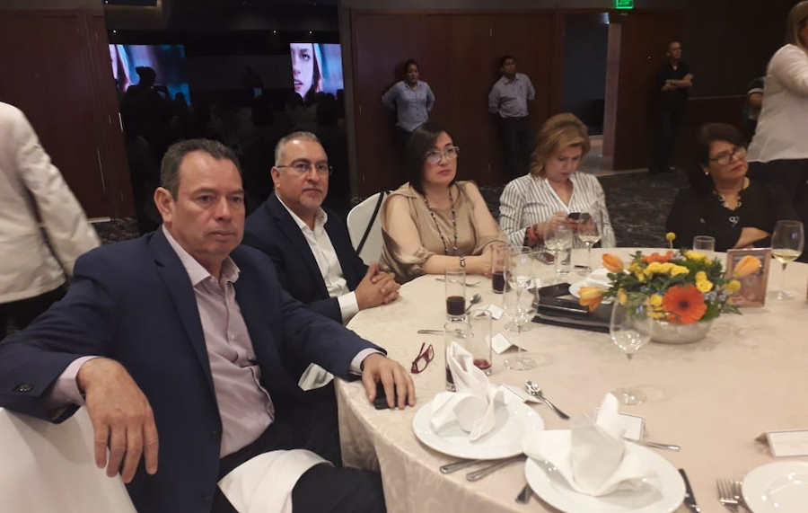 Asisten diputados del PES, a promoción de la película «Inesperado» para apoyar el derecho a la vida