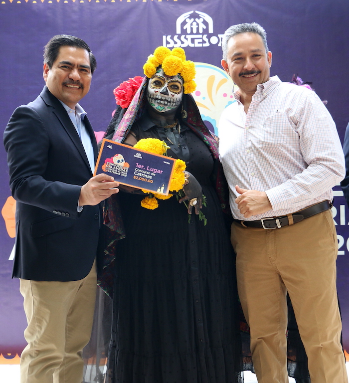 Celebra Isssteson tradición del Día de Muertos