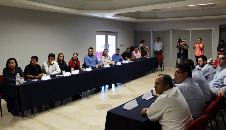 Capacita Cofetur a agremiados de Canaco