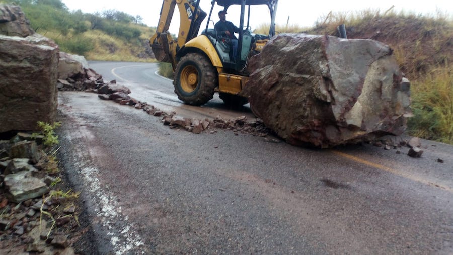 Atiende Sidur deslaves y derrumbes por fuertes lluvias