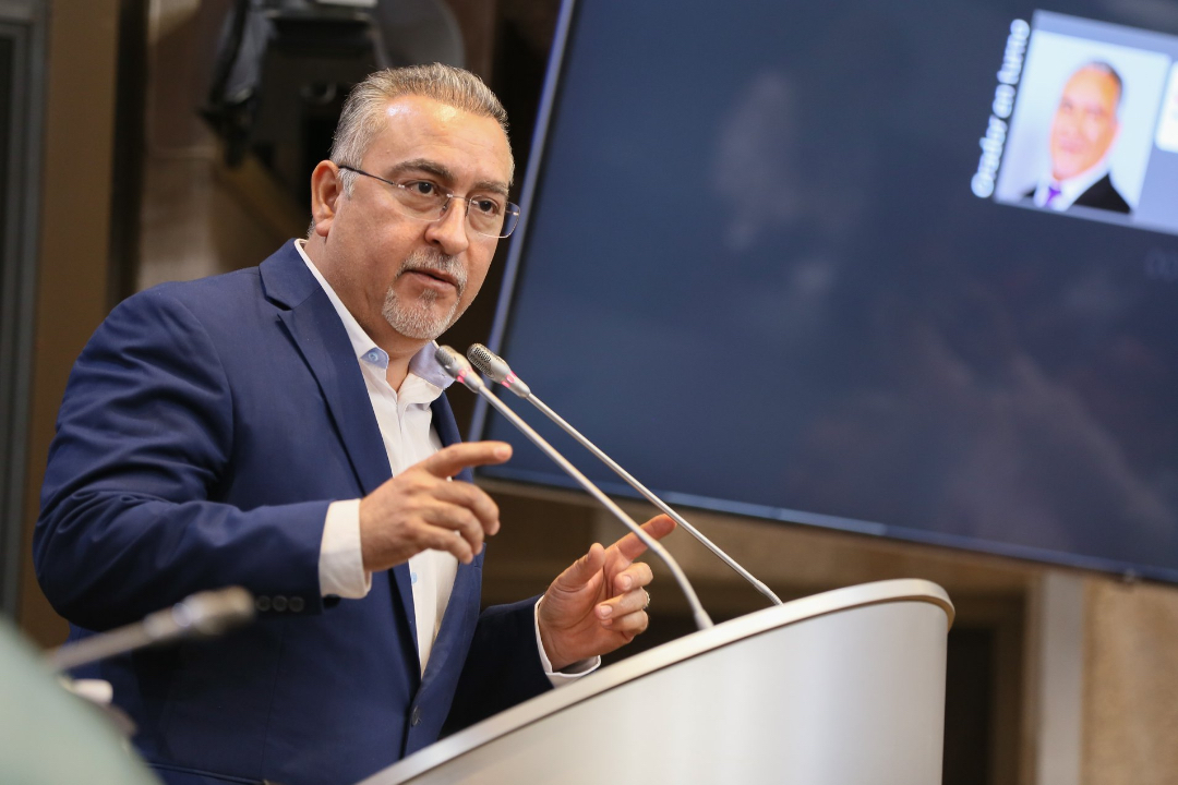 Impulsa el diputado Montes Piña, iniciativa para deducir impuestos a personas físicas o morales que donen recursos para becas