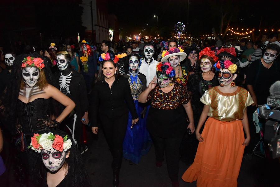 Responden al llamado del Ayuntamiento de honrar las tradiciones del Día de Muertos