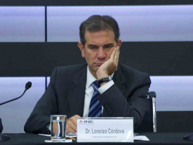 Morena propone acortar a tres años la presidencia en el INE
