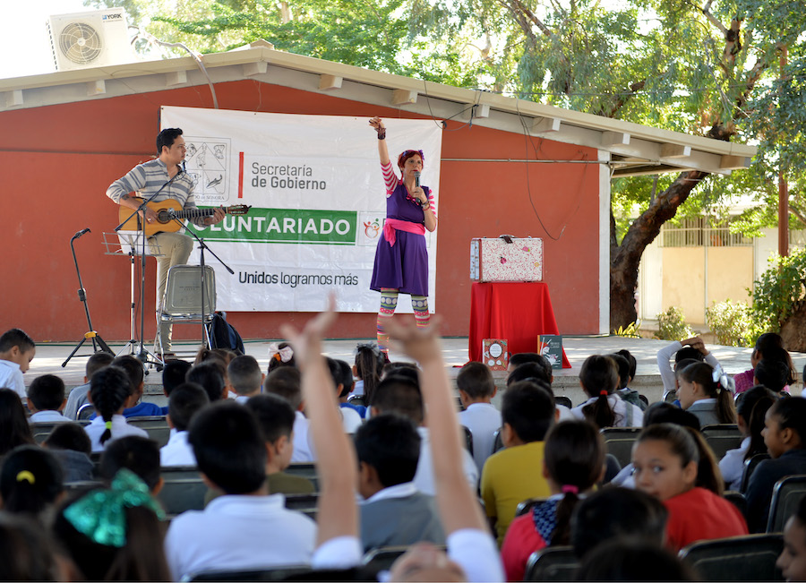 Apoya Voluntariado de la Secretaría de Gobierno con Biblioteca a primaria Narciso Mendoza