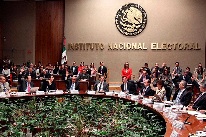 Rechaza el INE “clara e injustificada intromisión” de iniciativa morenista