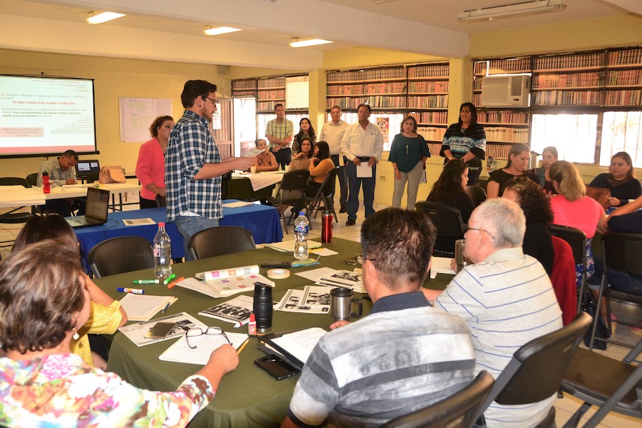 Comparten docentes de nivel Básico buenas prácticas educativas