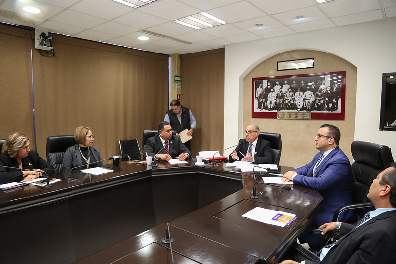 Dictaminan a favor de reformas a la Ley de Salud en materia bucodental