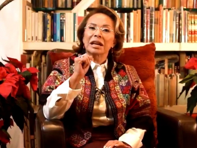 Elba Esther envía mensaje de Navidad a maestros del país
