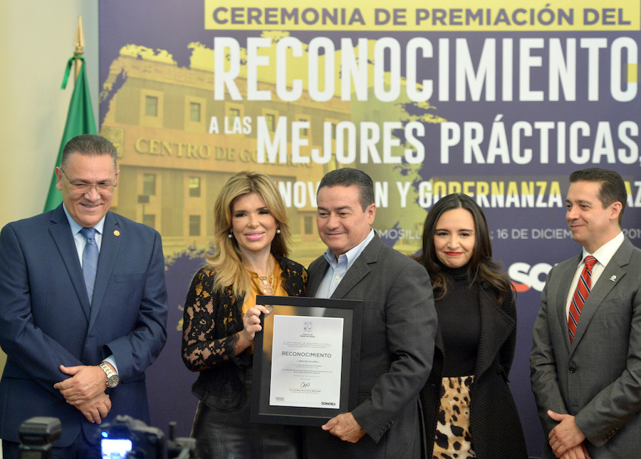 Premia Gobernadora mejores prácticas, innovación y eficacia de servidores públicos
