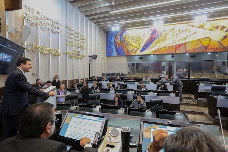 Presentan iniciativas a favor de cuerpos policiales y derecho humano a educación física y deporte