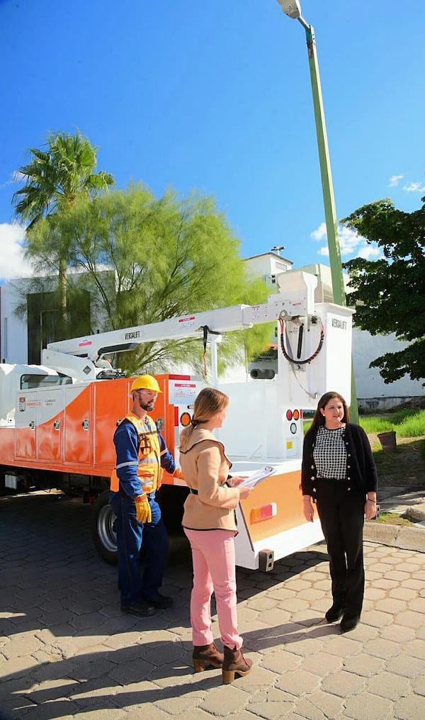 Fortalece alcaldesa Celida López servicio de alumbrado público con nueva y moderna grúa Fortalece alcaldesa Celida López servicio de alumbrado público con nueva y moderna grúa