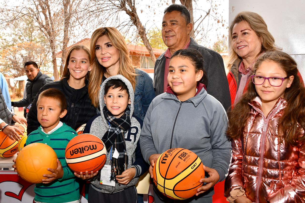 Entrega Gobernadora Pavlovich apoyos para mejorar calidad de vida de las familias Entrega Gobernadora Pavlovich apoyos para mejorar calidad de vida de las familias