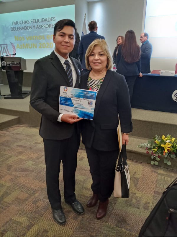Es estudiante de Cobach Delegado Distinguido en Simulacro AzMUN 2020.