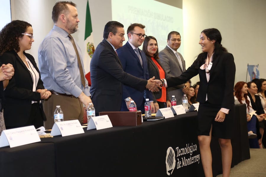 Preside Víctor Guerrero ceremonia de clausura del Comité Mexicano AzMUN