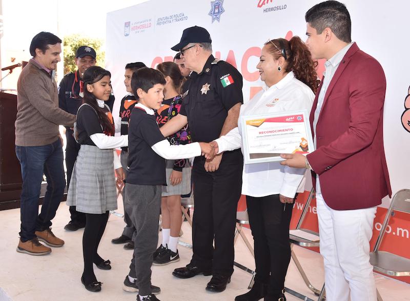 Se graduaron en el programa DARE 620 niños de Miguel Alemán
