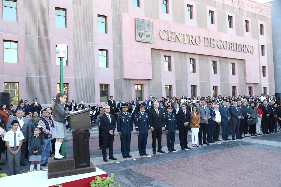 Conmemora SEC Aniversario de la Bandera Nacional