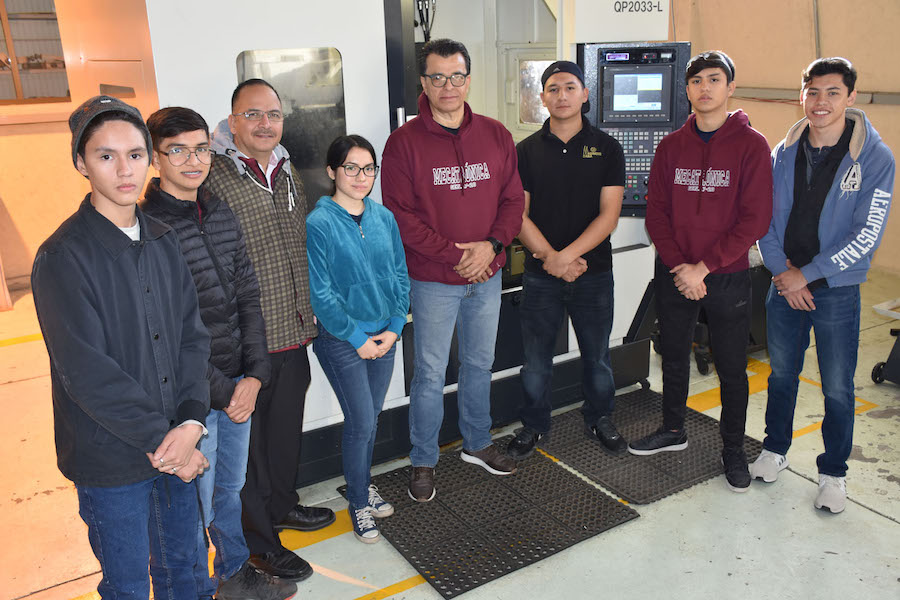 Capacita UTH a estudiantes de preparatoria que participarán en la Formula 1, Technology Challenge Mexico in Schools