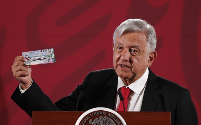 AMLO cambia para el martes venta de cachitos de rifa del avión presidencial AMLO cambia para el martes venta de cachitos de rifa del avión presidencial