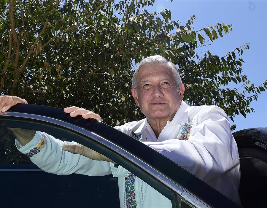 Se rehúsa López Obrador a someterse a prueba de COVID-19