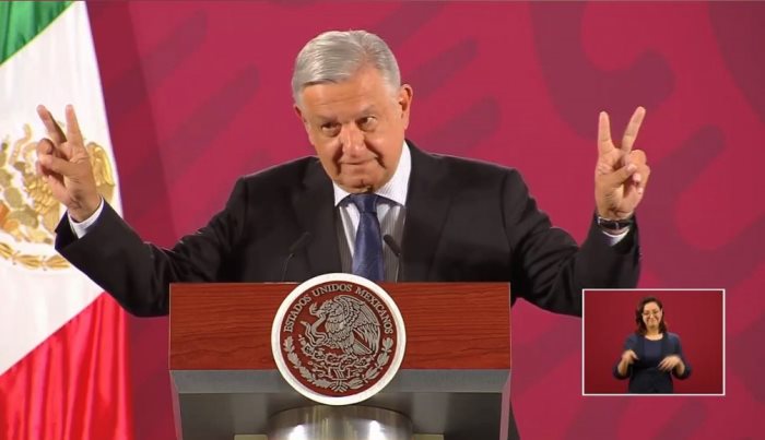 AMLO pide amor y paz a reporteros que cubren la mañanera