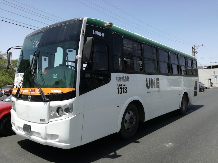 A los usuarios del transporte público urbano de pasajeros y a la opinión pública en general A los usuarios del transporte público urbano de pasajeros y a la opinión pública en general