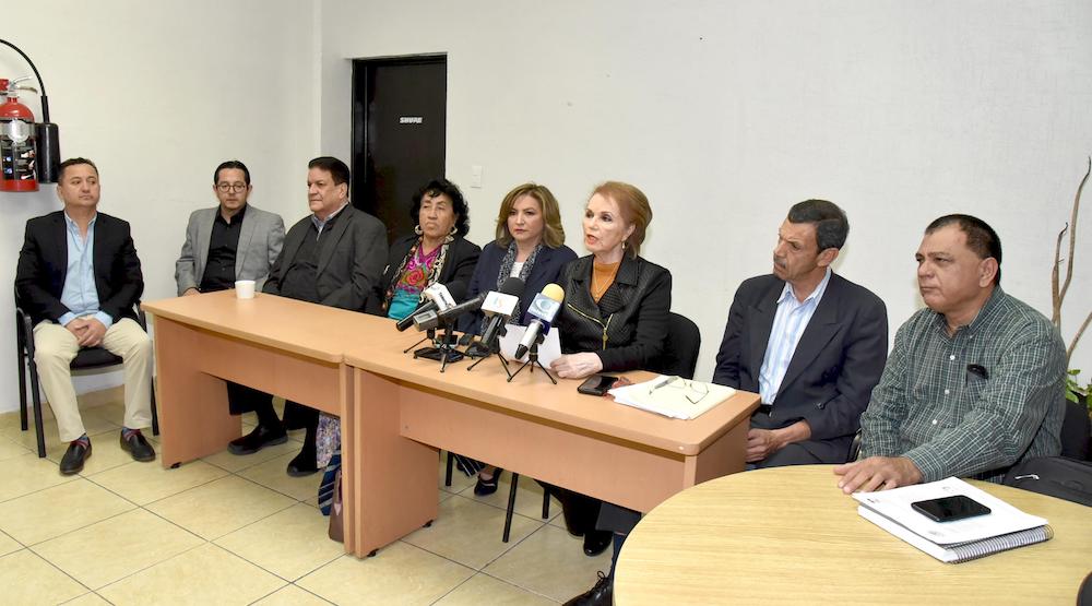 Se suma asesora para realizar consulta vecinal Se suma asesora para realizar consulta vecinal