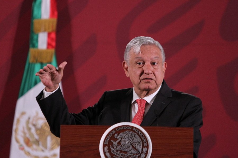 Forma AMLO equipos de trabajo para enfrentar posible recesión por COVID-19