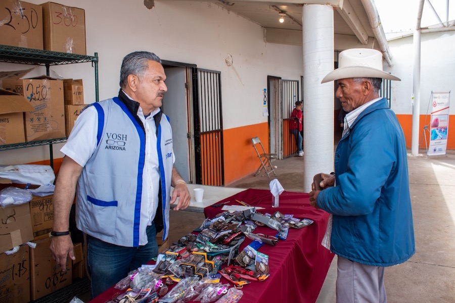Aprovechan Jornada Regalo de la Vista las familias del Poblado Miguel Alemán