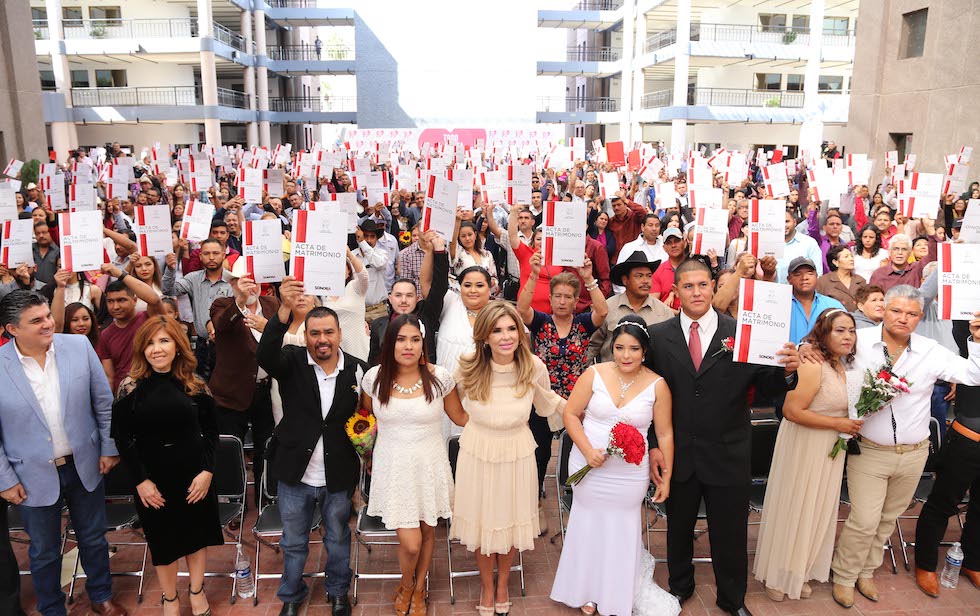 Atestigua gobernadora Pavlovich Matrimonios Colectivos y recorre Jornada Unidos por Ti
