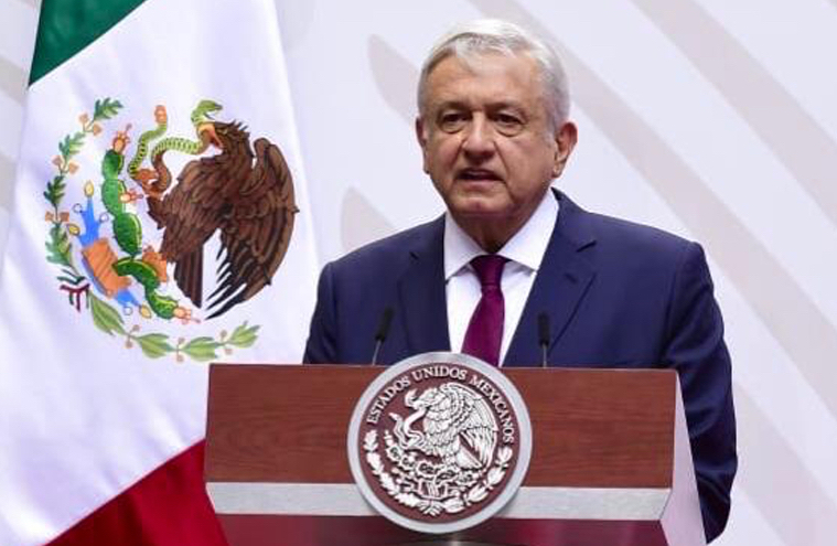 Se bajarán sueldos de altos funcionarios y se eliminarán aguinaldos desde subdirectores: AMLO