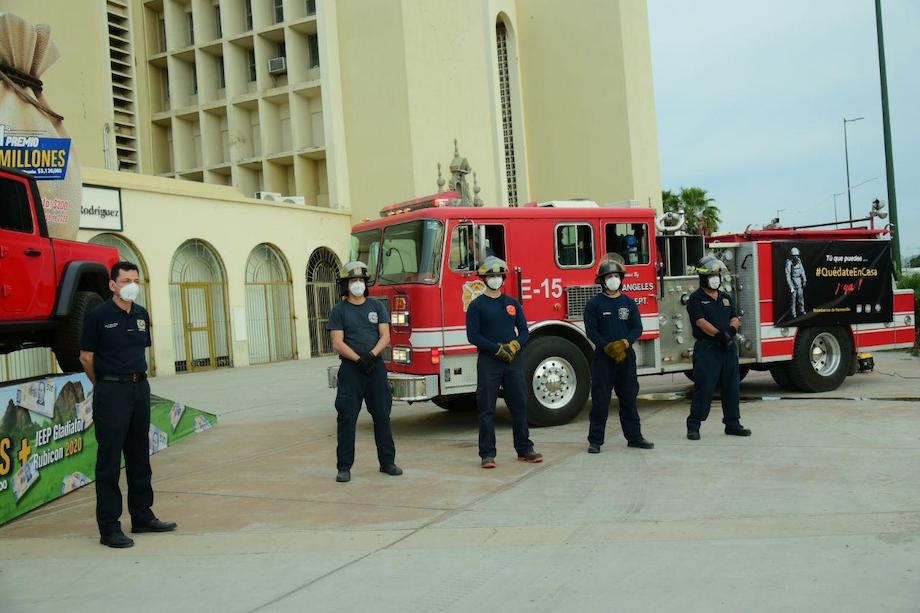 Bomberos de Hermosillo se incorporan a operativos para invitar a ciudadanos a quedarse en casa